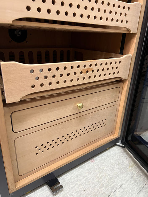 376L Cigar Humidor